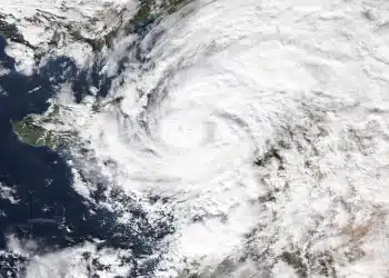 منخفض جوي عمان .. تحذير عاجل من هيئة الأرصاد للمواطنين