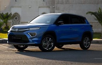 سعر ومواصفات سيارة تويوتا جراند هايلاندر 2024 في السعودية.. مناسبة للشباب والعائلات