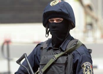 تفاصيل مثيرة..  الأمن يهاجم منزل ضابط شرطة بسبب احتجز واغتصب برلمانية