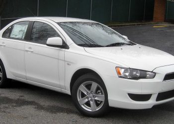 ميتسوبيشي لانسر بومة موديل 2010 رصاصي