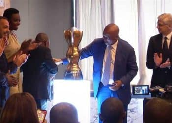 بالصور .. شكل كأس دوري السوبر الإفريقي