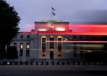 صدمة غير متوقع .. الفيدرالى الأمريكى يرفع أسعار الفائدة رغم قرار التثبيت الأخير