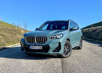 سيارة BMW X1 موديل 2024
