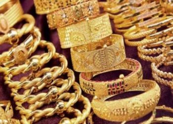 فاترينة ذهب داخل بأحد محلات الصاغة