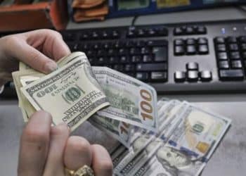 أسعار الدولار في السوق السوداء