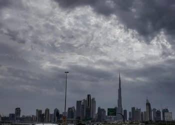 هطول أمطار غزيرة وعواصف رعدية..  توقعات طقس الإمارات خلال المنخفض الجوي