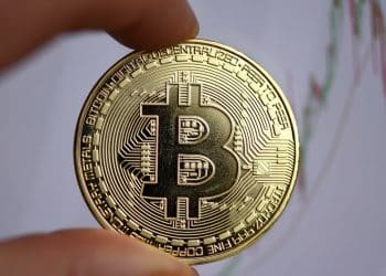 في مقلب زبالة .. سر اختفاء 1.5 مليار جنيه إسترليني من البتكوين