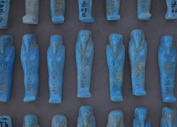 بالصور .. وزارة السياحة تكشف عن تفاصيل اكتشاف آثري تونة الجبل