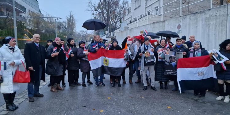 تصويت المصريين في الخارج بإنتخابات الرئاسة