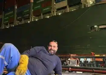 بعد 3 سنوات إنجازه التاريخي .. رحيل بطل تعويم إيفر جيفين أحمد عزت