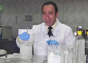 بالخطوات طريقة تحضير كلور منزلي على يد عميد كلية الزراعة