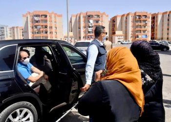 بالصور: السيسي يزور مشروع الأسمرات ويتحدث مع المواطنين