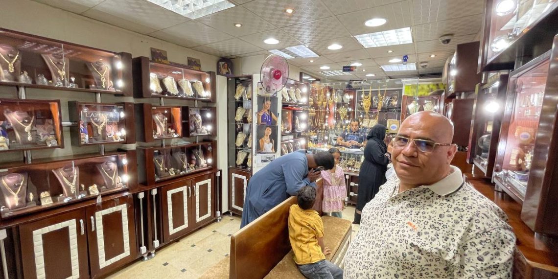 اشتباكات بين الشرطة والتجار ذهب في مصر