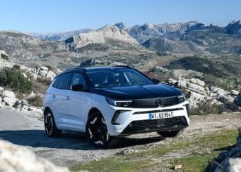 سيارة أوبل كروس لاند 2024