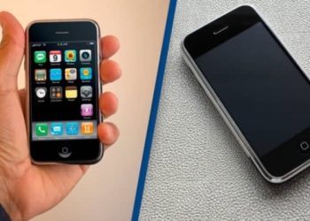 هاتف آيفون من الجيل الأول