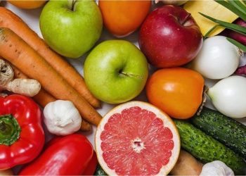 بعض الخضروات والفاكهة