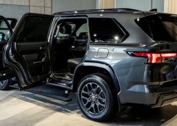 سيارة تويوتا سيكويا 2024