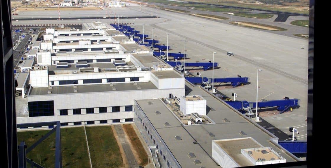 مطار أثينا الدولي