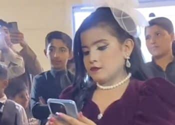 الطفلة العراقية أم البنفسجي