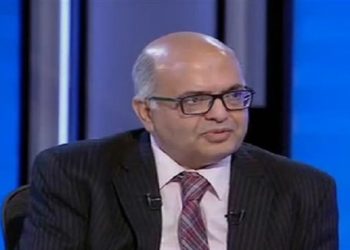 الدكتور عصام المغازي يوجه رسالة للحالات المعزولة بالمنزل