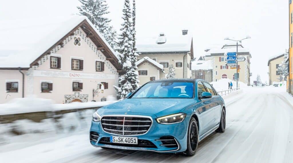 سيارة مرسيدس S Class موديل 2025