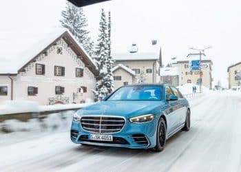 سيارة مرسيدس S Class موديل 2025