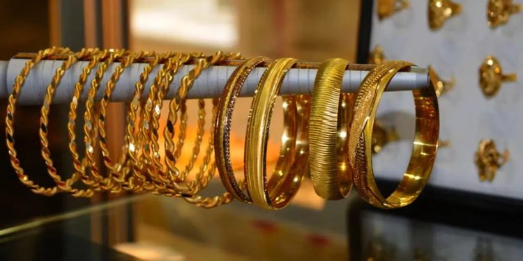 أسعار الذهب في السعودية اليوم الأحد 21 ديسمبر 2025.. ماذا فعل الدولار القوي؟