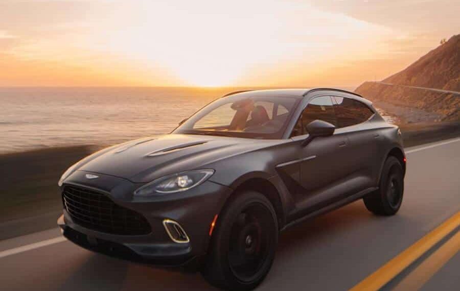 سيارة أستون مارتن DBX