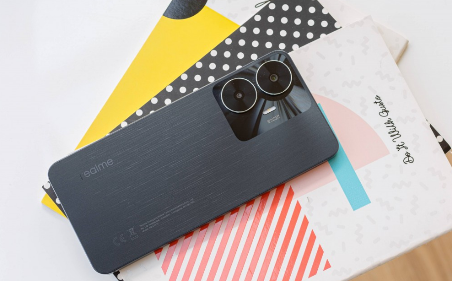 سعر موبايل ريلمي c55 في السعودية والإمارات.. أيفون الغلابة بسعر زهيد جدا