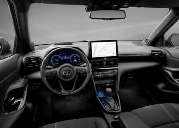 سيارة تويوتا ياريس كروس 2024