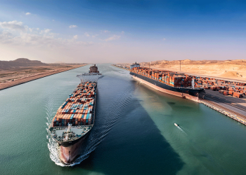 هل يوجد بديل فعلى لـ”قناة السويس”؟ .. رد غير متوقع من رئيس الهيئة