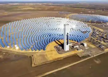 مجمع نور للطاقة الشمسية في ورزازات المغربية