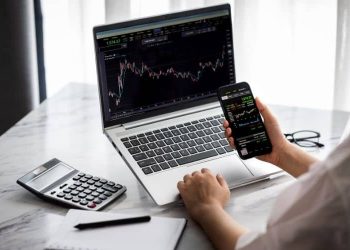 حقيقة العمل أون لاين يوم الأحد