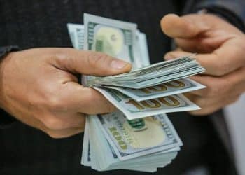 سعر صرف الدولار اليوم في العراق اليوم الأربعاء 18 تشرين 2023 .. صدمة جديدة