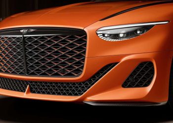 سيارة بنتلي كونتيننتال جي تي 2025