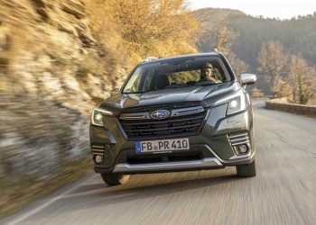 سيارة سوبارو اكس فى كروس تريك 2024