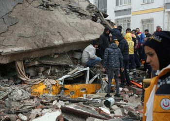 هدم للمباني نتيجة زلزال تركيا