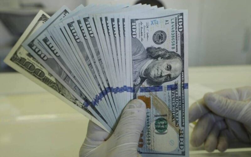 سعر 100 دولار في العراق اليوم