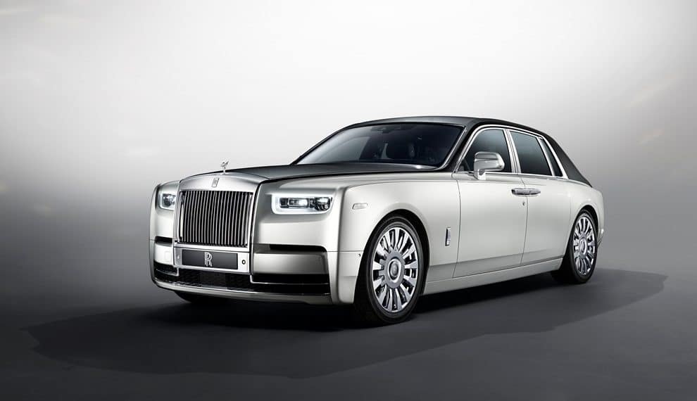 سيارة رولز رويس فانتوم 2024