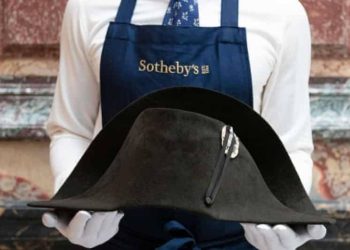 لن تتخيل بيعت بكم ولمن .. تعرف على سعر قبعة نابليون في مزاد علني