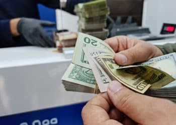 سعر 100 دولار في العراق اليوم السبت 27 كانون الثاني 2024 .. انهيار تام بالسوق السوداء