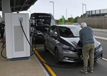 7500 دولار .. أمريكا تعلن عن قرارات لدعم شراء السيارات الكهربائية