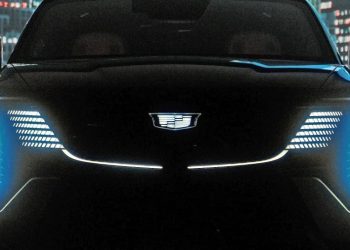 مواصفات كاديلاك اسكاليد اي كيو الكهربائية الجديدة موديل 2025.. شاهد بالفيديو