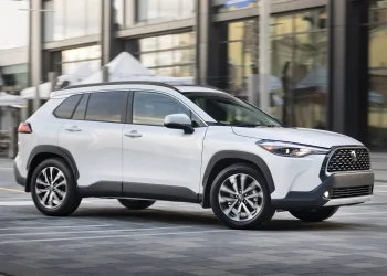 سعر تويوتا كورولا كروس في السعودية