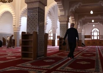 الحكومة تلعن موعد عودة فتح المساجد والكنائس – ومواعيد الحظر بعد العيد