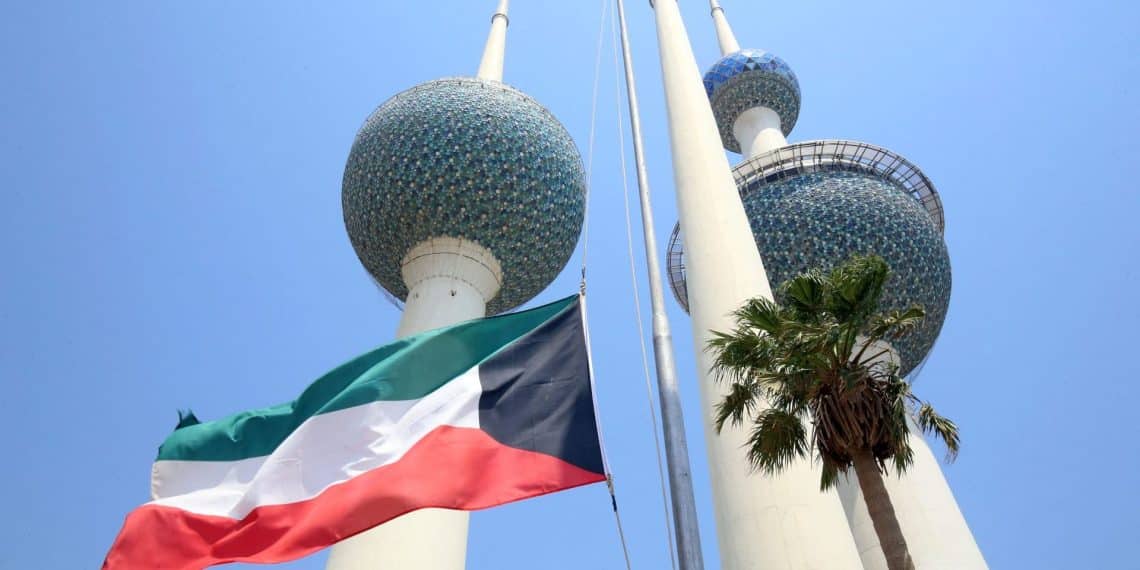 تأشيرة عمل إلى الكويت