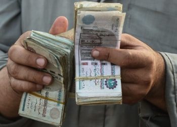 قانون جديد – خصم 1% من راتب الموظفين لمدة سنة