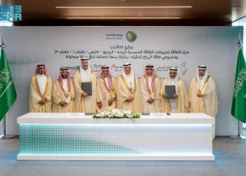 بــ 8.3 مليار دولار .. السعودية توقع اتفاقات طاقة نظيفة بـ15 غيغاوات