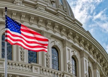 الكونجرس ينقذ الحكومة من الإغلاق بتمرير ميزانية ضخمة بـ1.2 تريليون دولار