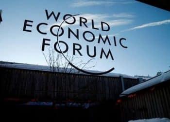 استطلاع «دافوس» يكشف ماذا ينتظر الاقتصاد العالمي